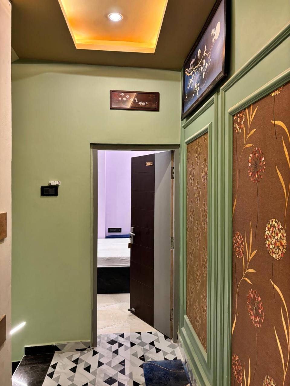 Holy City Inn Varanasi Ngoại thất bức ảnh