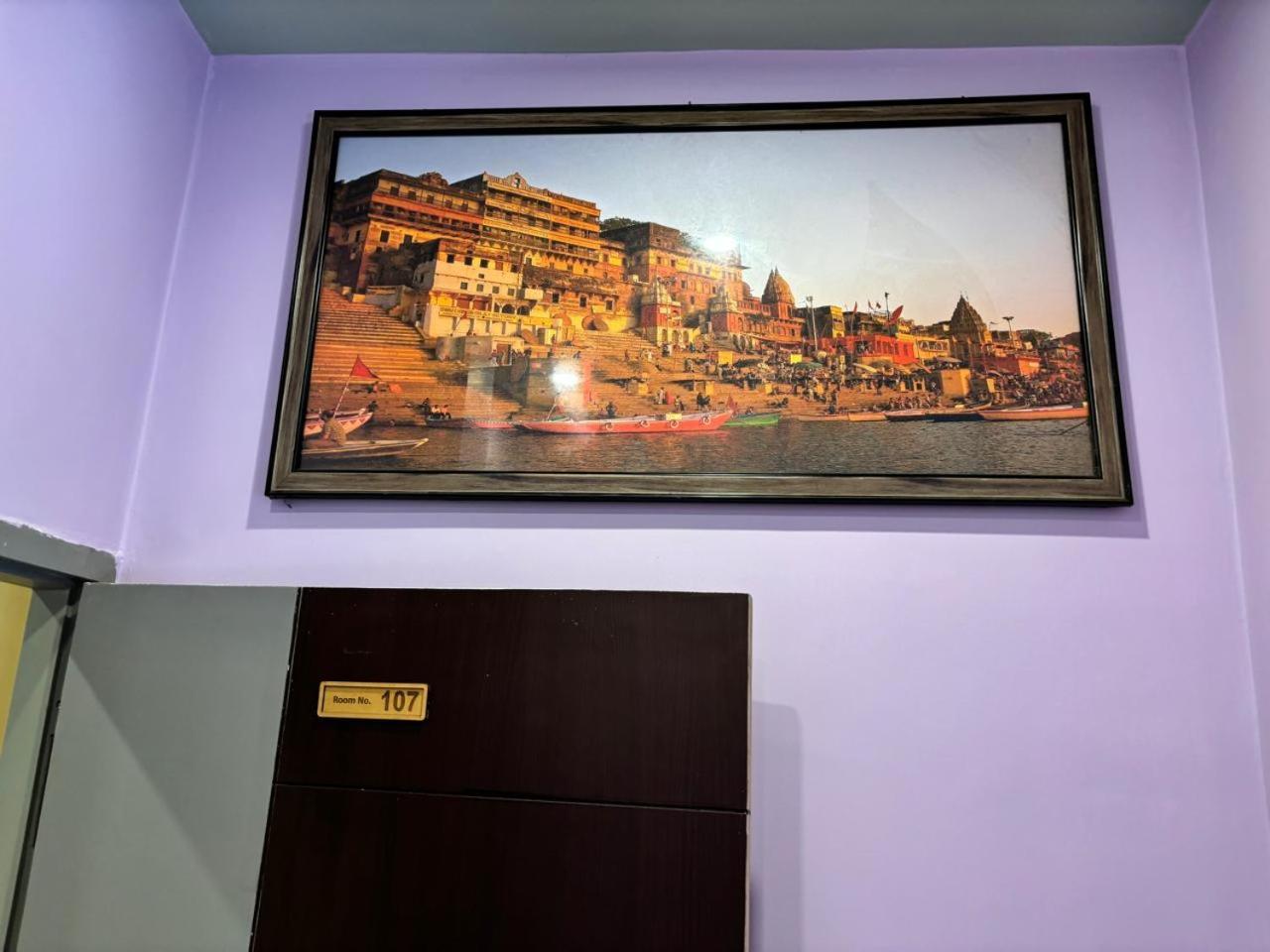 Holy City Inn Varanasi Ngoại thất bức ảnh