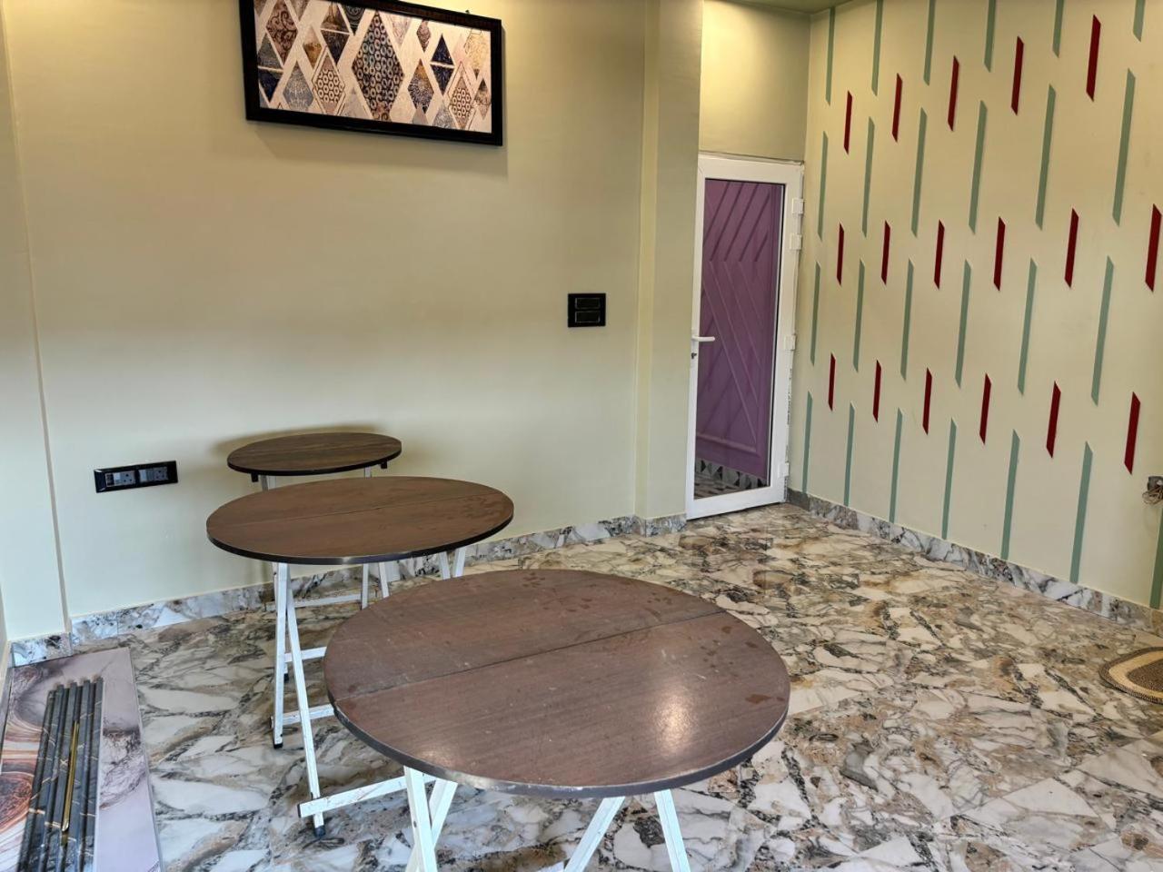 Holy City Inn Varanasi Ngoại thất bức ảnh