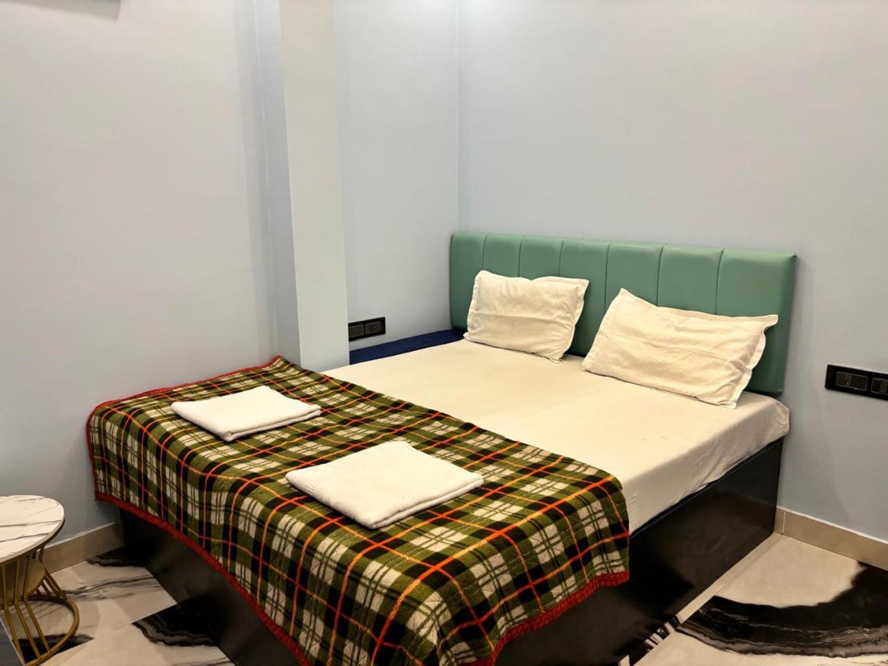 Holy City Inn Varanasi Ngoại thất bức ảnh
