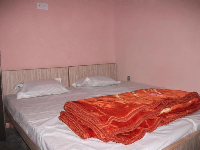 Holy City Inn Varanasi Ngoại thất bức ảnh